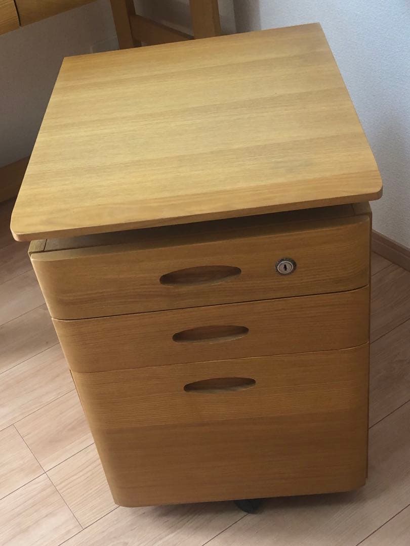 ②引出し3段　サイドテーブル