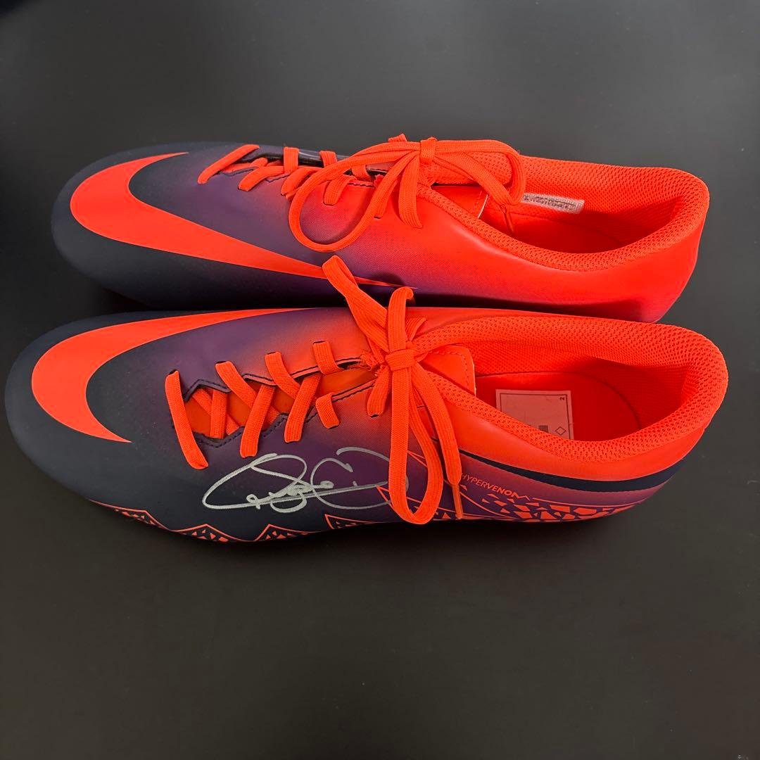 ネイマール直筆サイン入り16/17スパイク ナイキ ハイパーヴェノム フェイド2