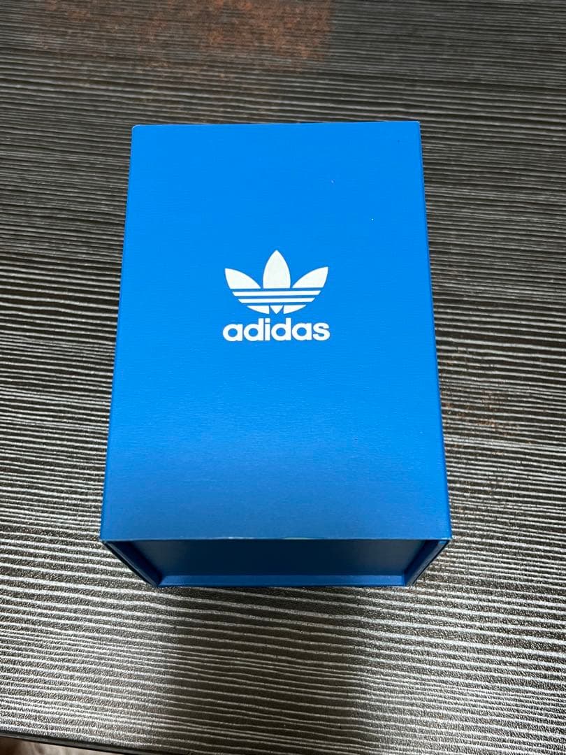 アディダスオリジナルスウォッチ