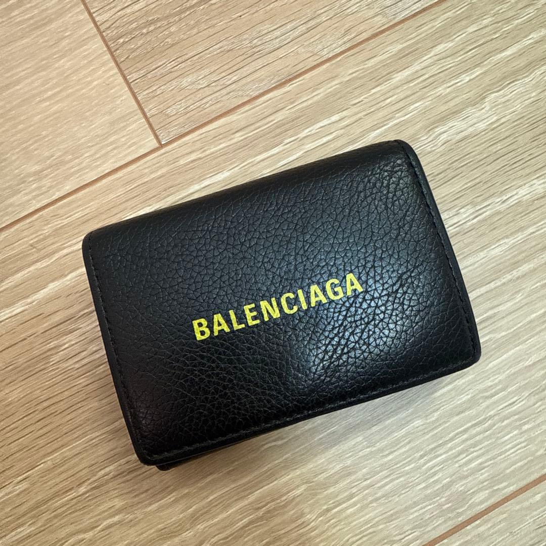 balenciaga 三つ折り　財布　ミニウォレット　lv 正規 gucci