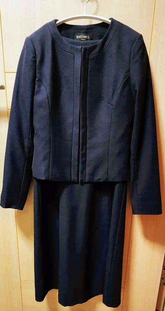 【再値下げ】 ESCOMUL　お受験濃紺スーツ
