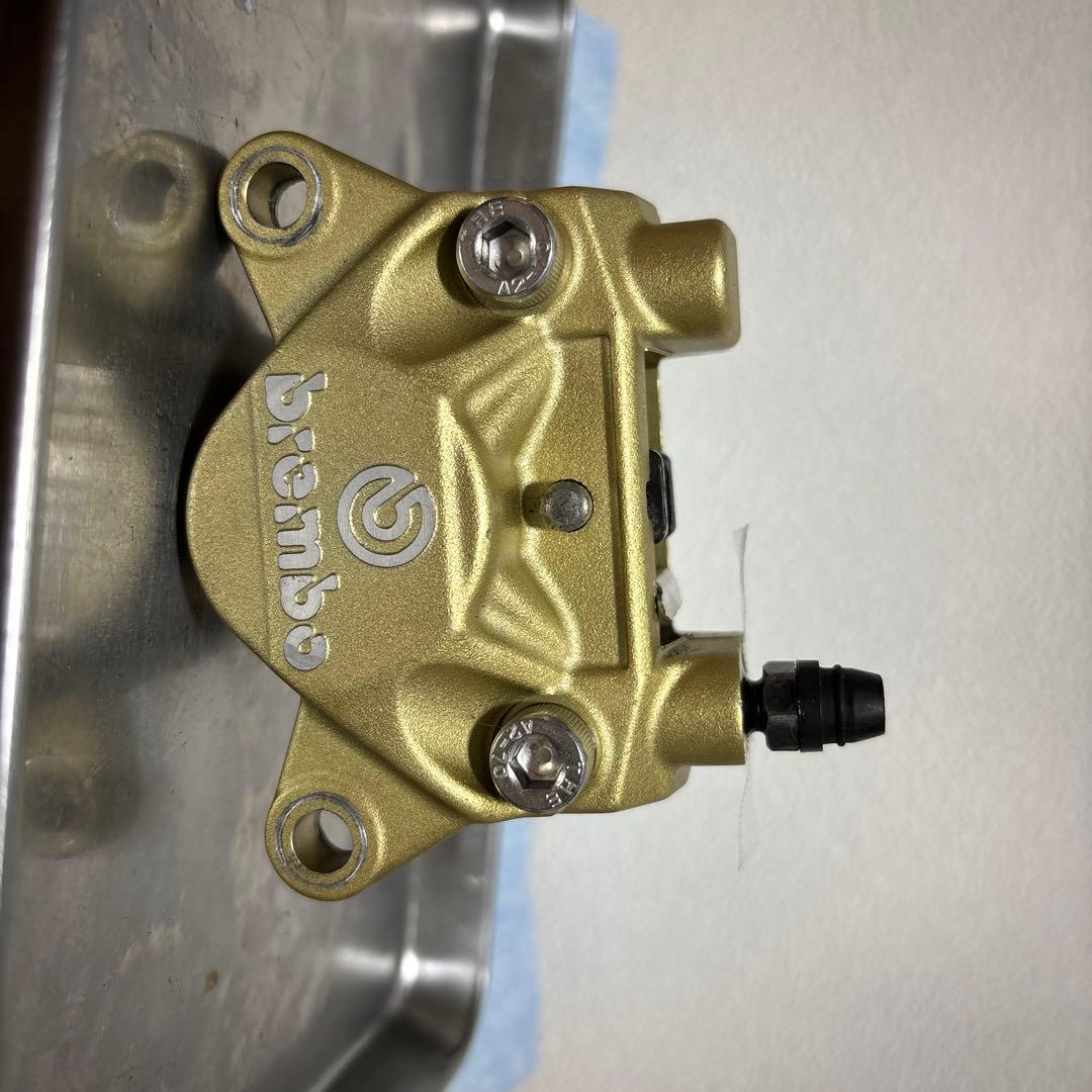 旧カニ　ブレンボカニ　カニブレンボ　2POT キャリパー