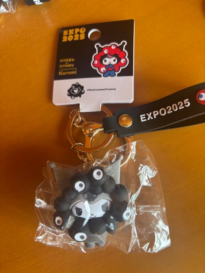 【6個セット】サンリオ 黒ミャクミャクなりきりキーホルダー・アクリルキーホルダー