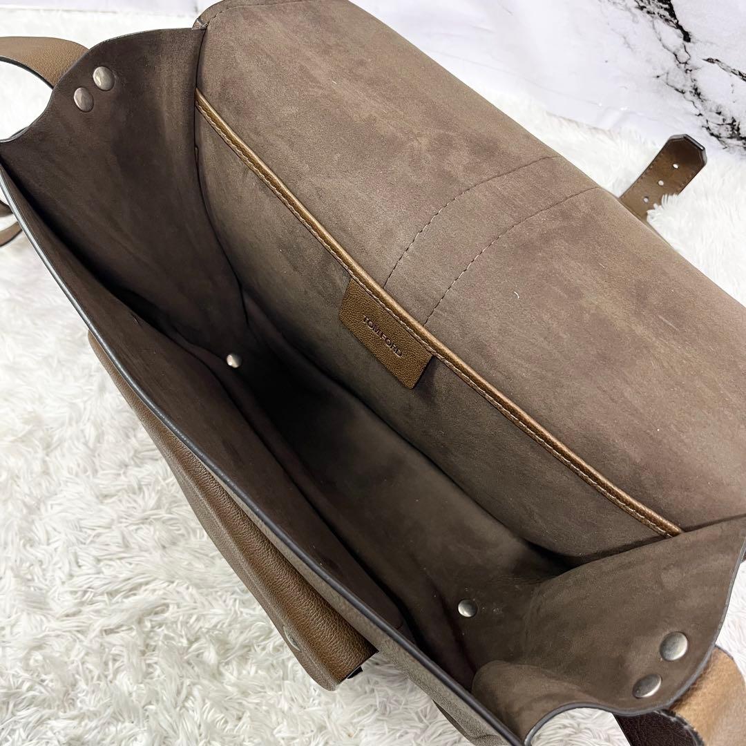 TOM FORD トムフォード ショルダーバッグ メッセンジャーバッグ ブラウン