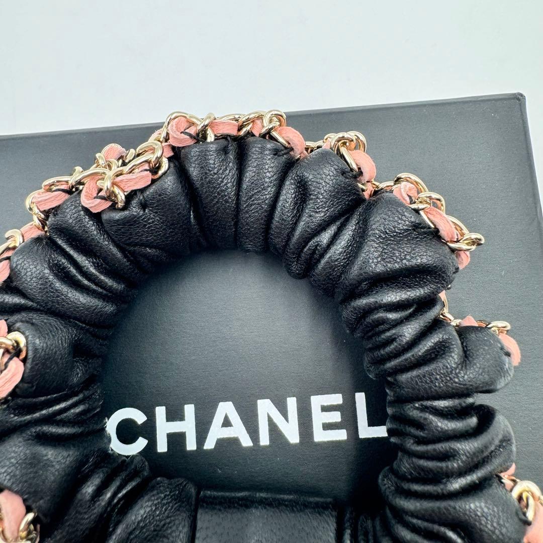 極美品✨CHANEL ラムスキン　シュシュ　ブラック　ピンク　ココマーク