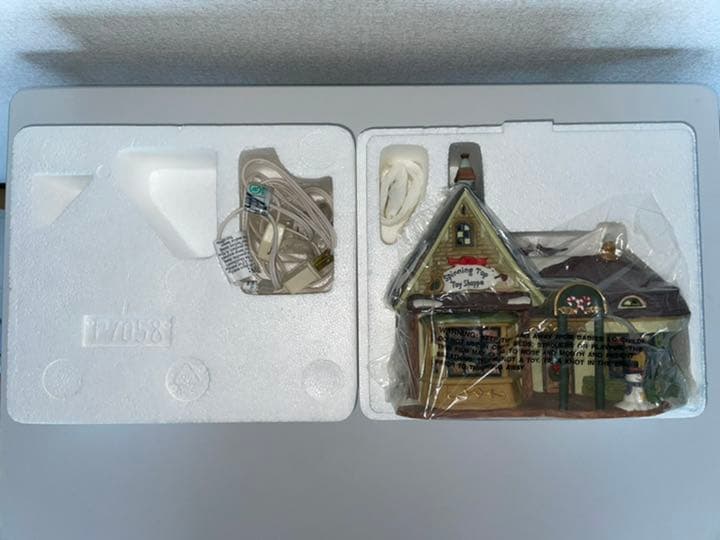 ミニチュア　ドールハウス　ライト　　　　　「おもちゃ屋さん」