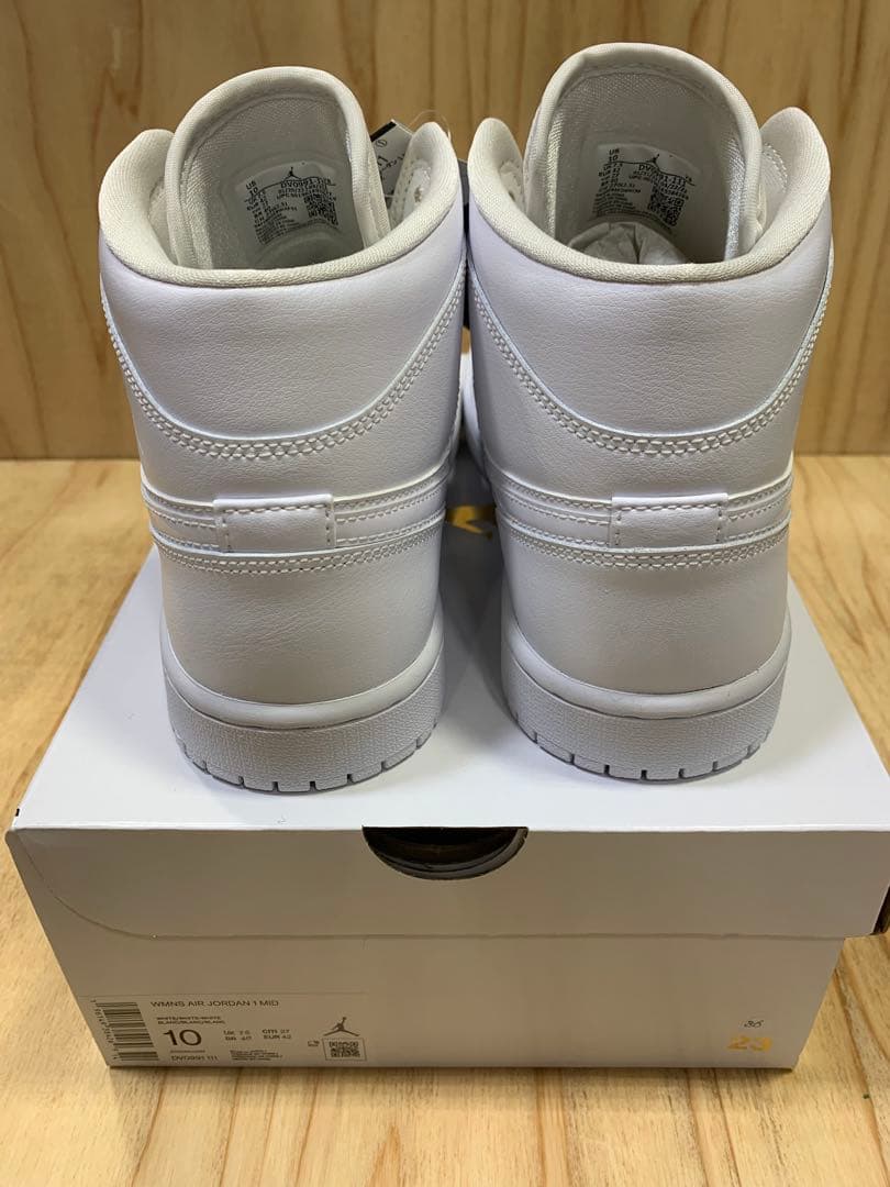 靴 Nike Air Jordan 1 MID \"Triple White\"