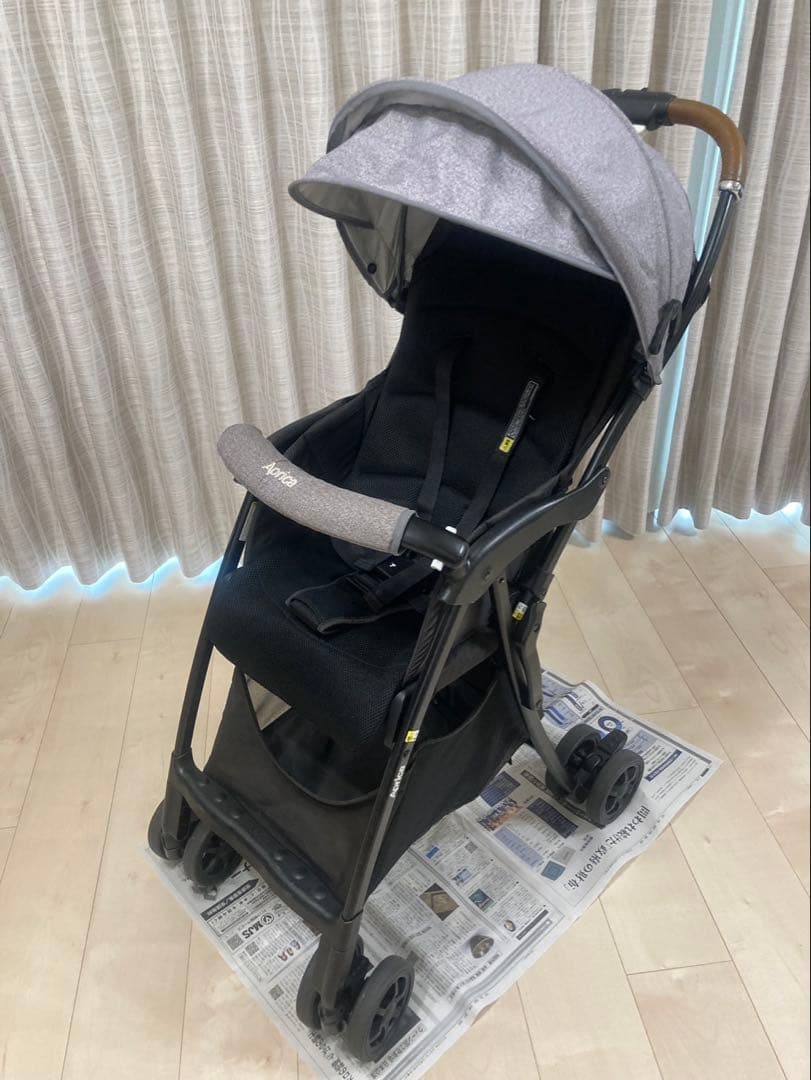 軽量 アップリカ マジカルエアー クッション B型　純正レインカバー付き