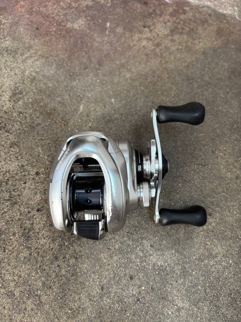 16メタニウムHG7.4右ハンドルベイトリール