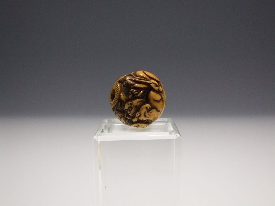 古美術 根付 緒締玉 緒締 彫刻 在銘 玉之 十二干支 鯨歯 カバ牙 マンモス