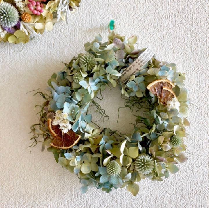 紫陽花と瑠璃玉あざみリース