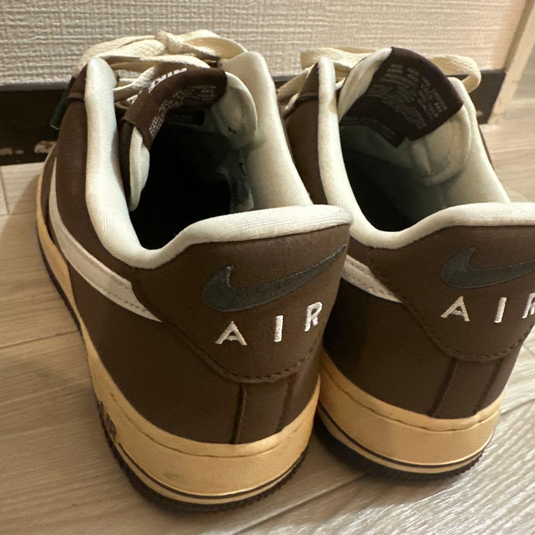 Nike Air Force 1 ブラウン スニーカー