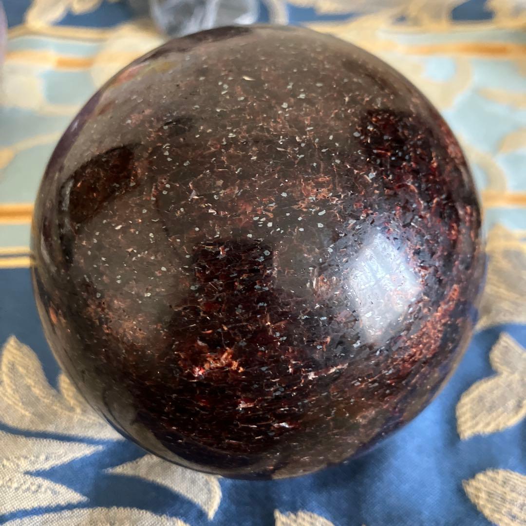 全面キラキラ　レッドマイカ　スフィア　天然石置物