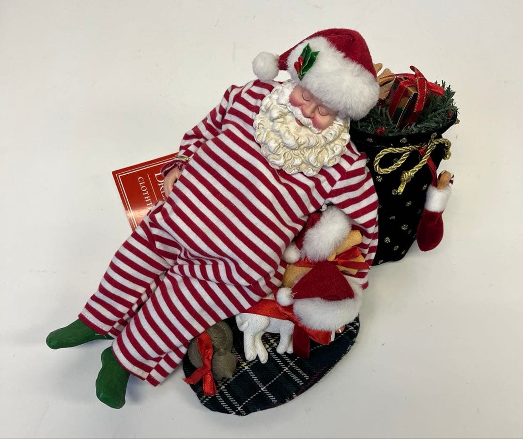 POSSIBLE DREAMS サンタクロースフィギュリン お昼寝 人形