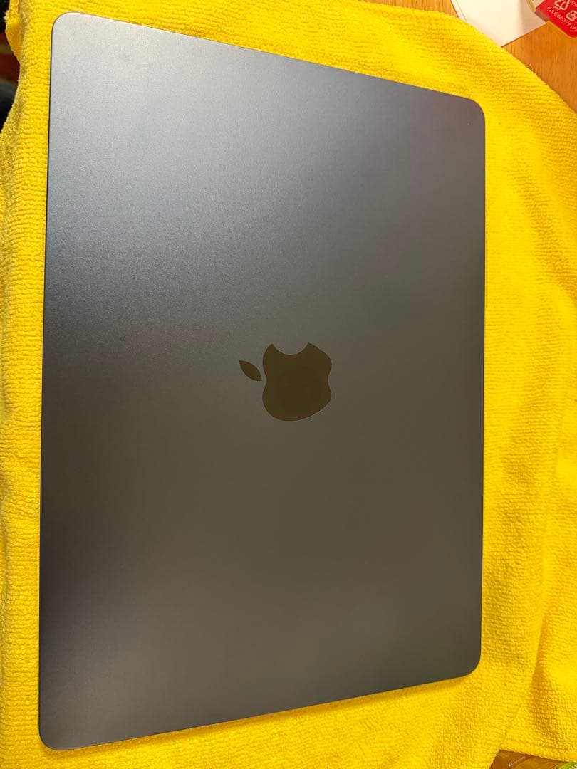 2025年モデルMacBookAir m4 13インチ　ミッドナイト