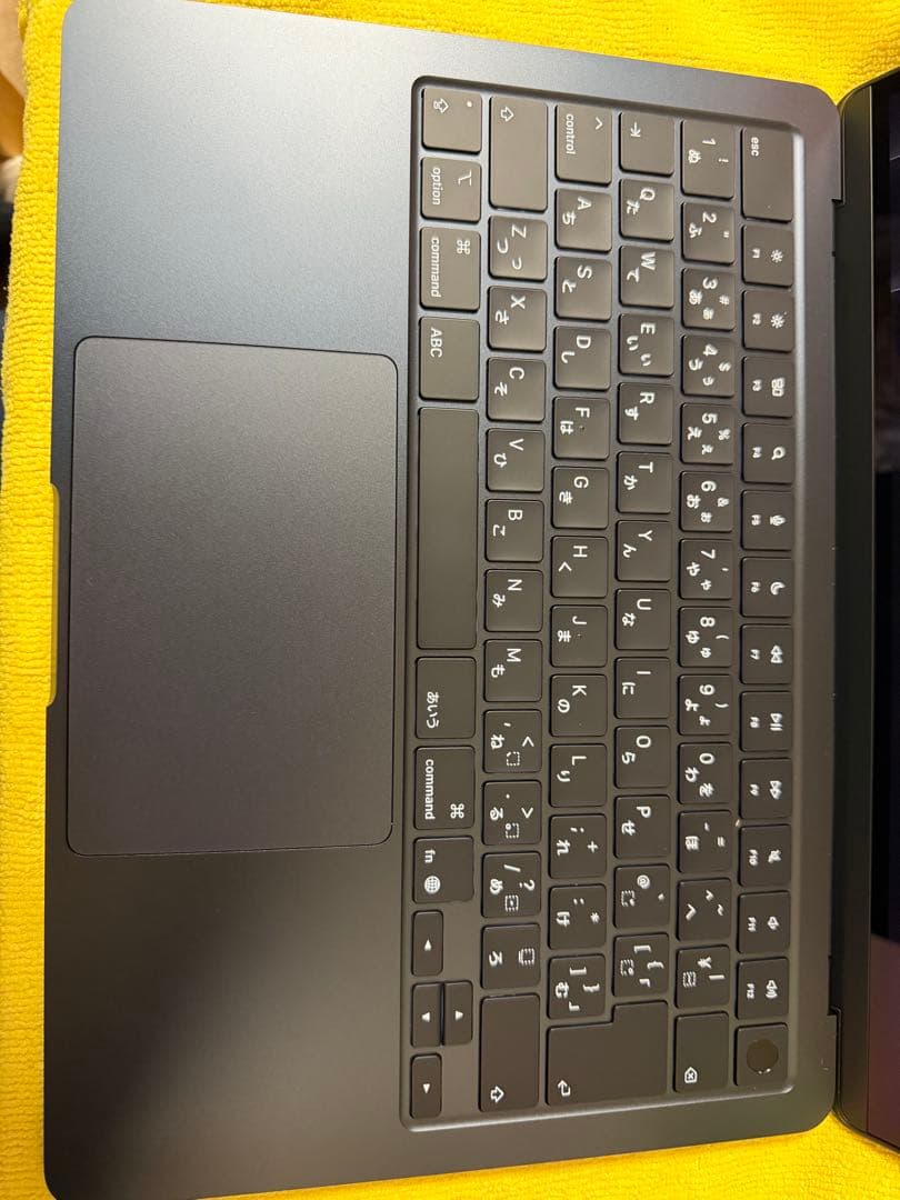 2025年モデルMacBookAir m4 13インチ　ミッドナイト