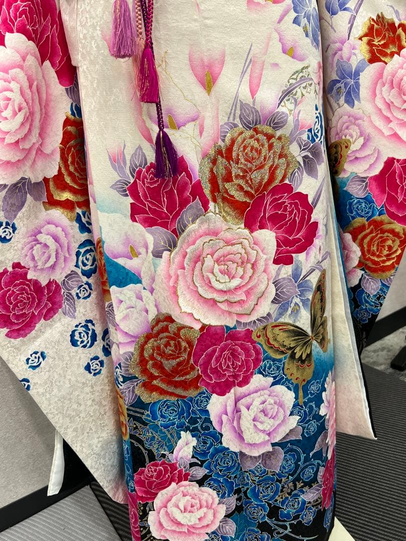 ミルクティーです　　umean成人式　　正絹振袖セット　襦袢＆刺繍襟