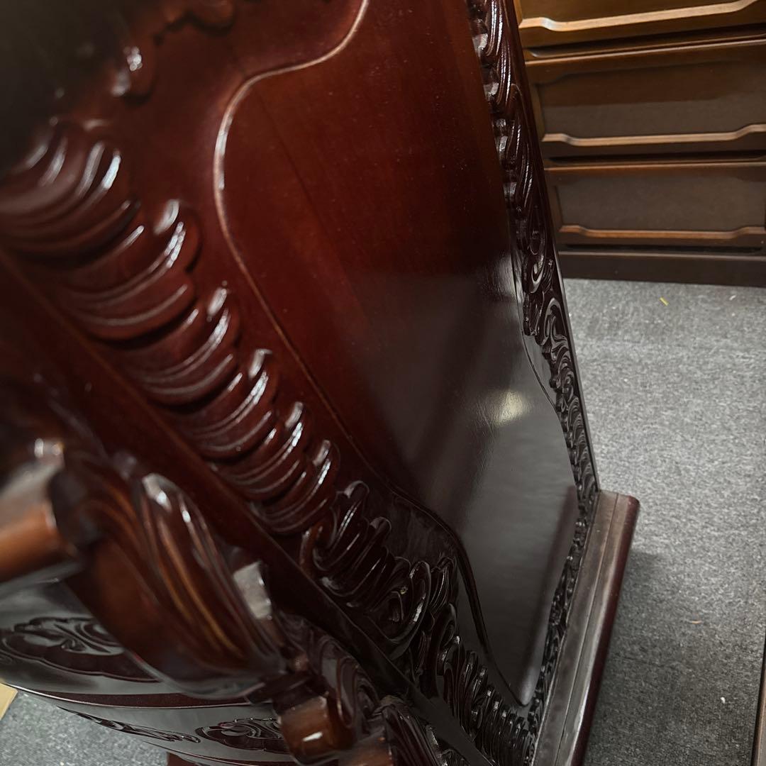 マホガニー　彫刻装飾付き木製チェスト 5引き出し