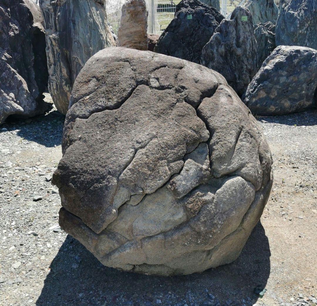 長野産　亀甲石　1.978キロ　庭石　石 鑑賞石　石材　庭　坪庭　ガーデニング