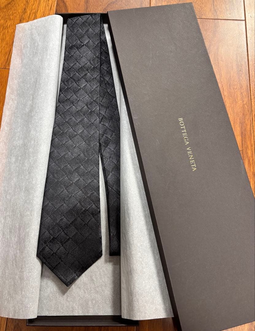 ボッテガヴェネタ　ネクタイ　イントレチャート柄