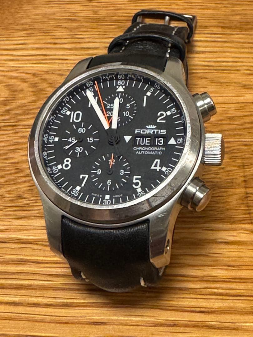 FORTIS B-42 自動巻きクロノグラフ 黒文字盤