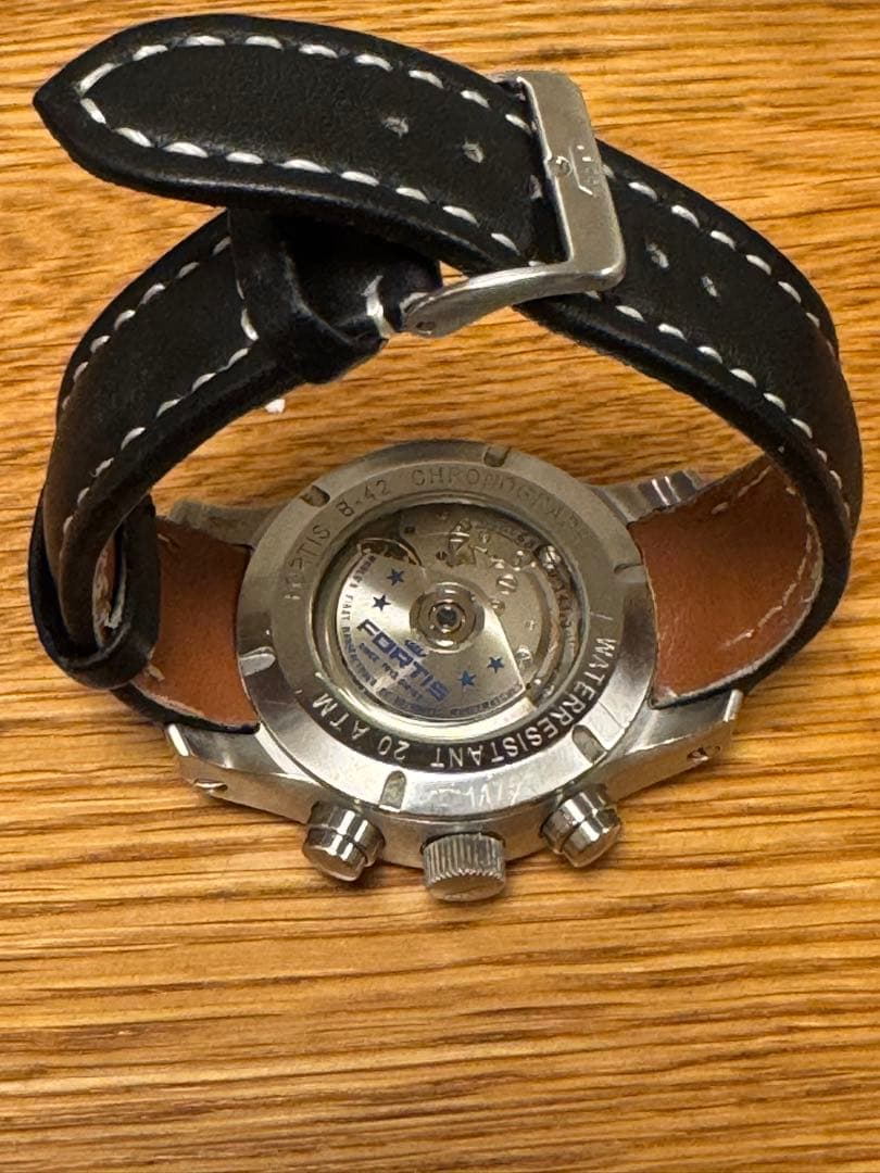 FORTIS B-42 自動巻きクロノグラフ 黒文字盤