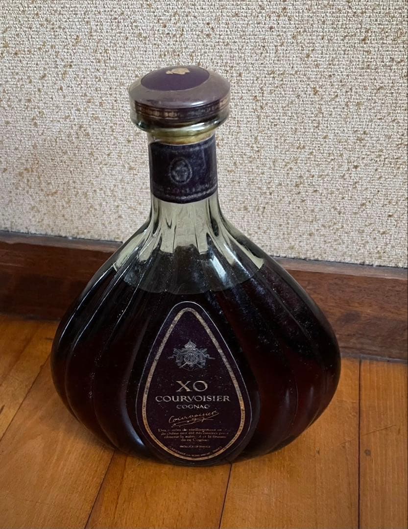 【未開封】XO クルボアジェCOGNAC コニャック　古酒　COURVOSIER