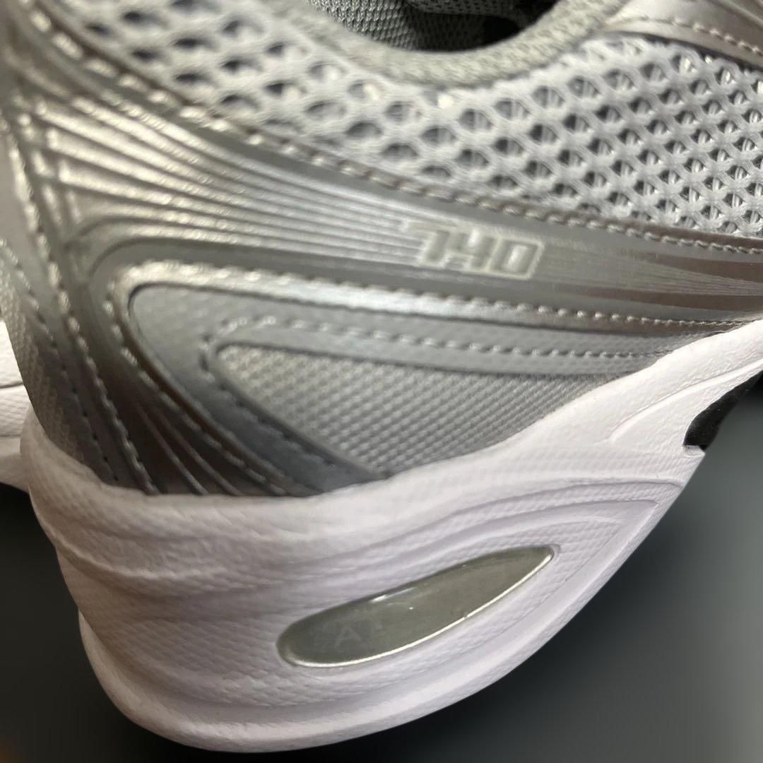 ニューバランス スニーカー U740SG2 23.5㎝ シルバー