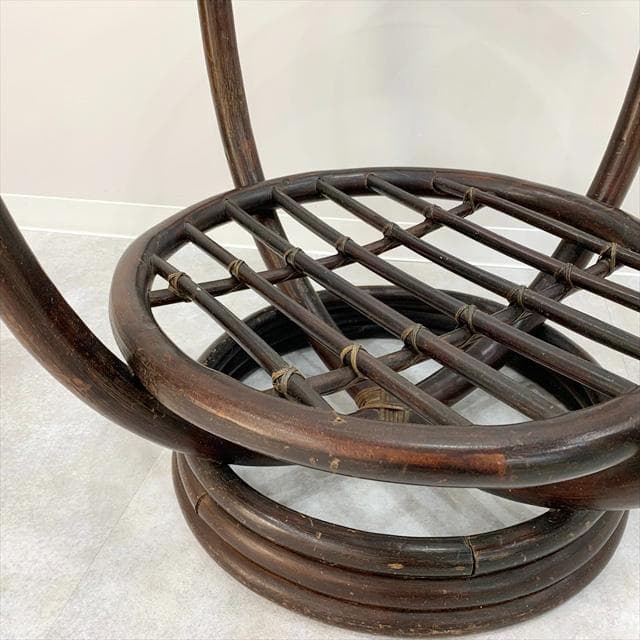 ラタンラウンドサイドテーブル