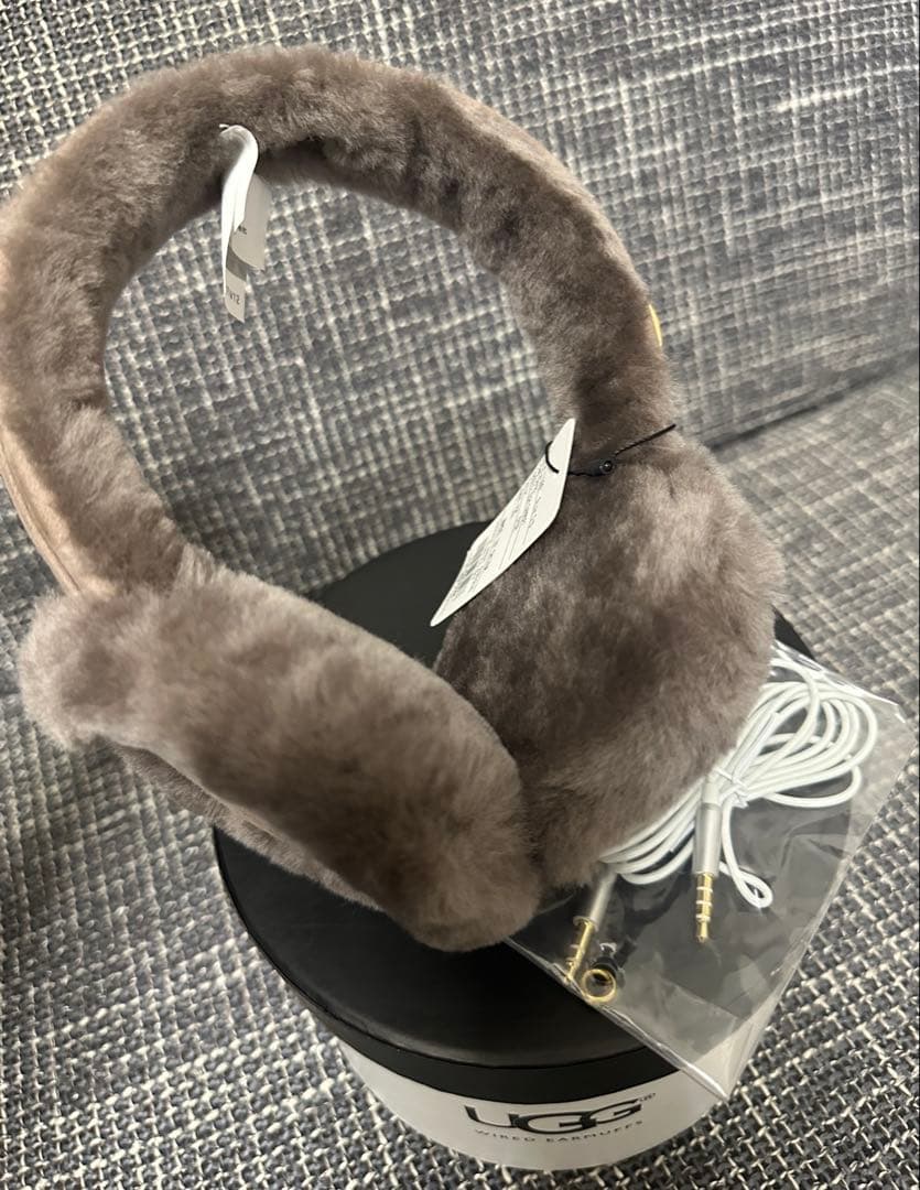 【新品・未使用】UGG* Wired Earmuffs イヤーマフ　ヘッドホン