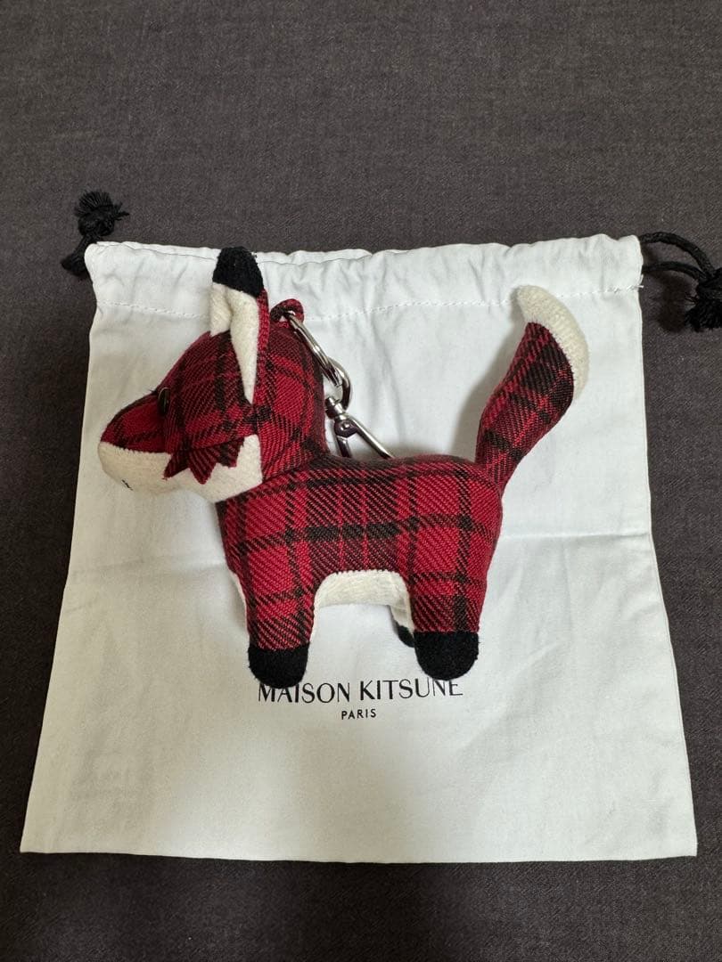 メゾンキツネ　チャーム