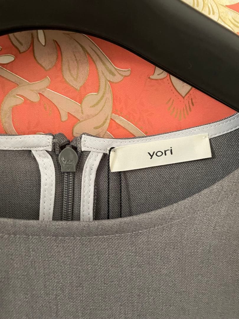 ひ*ー様 yori ランダムティアードショートドレス　グレー 長袖ワンピース