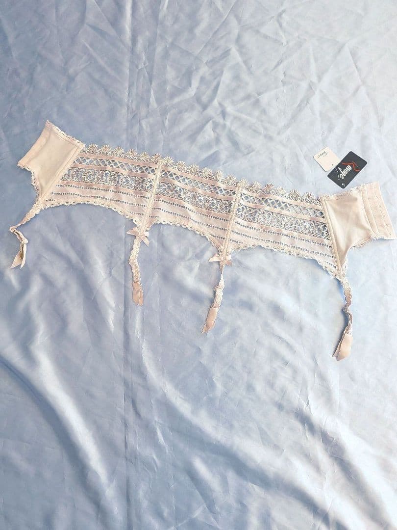 フランス高級ランジェリー　Ravage　ブラ　タンガ　ガーターベルト　セット