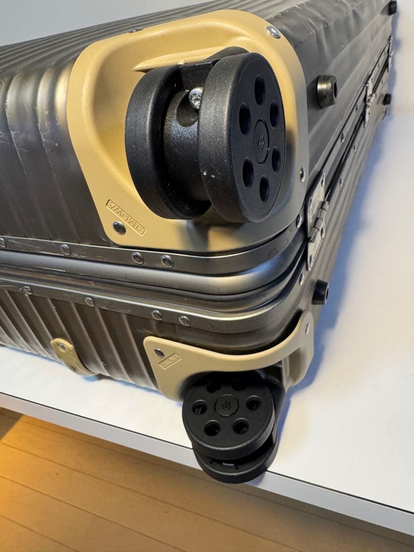 【全車輪交換済】　リモワRIMOWA TOPAS TITANIUM 98L