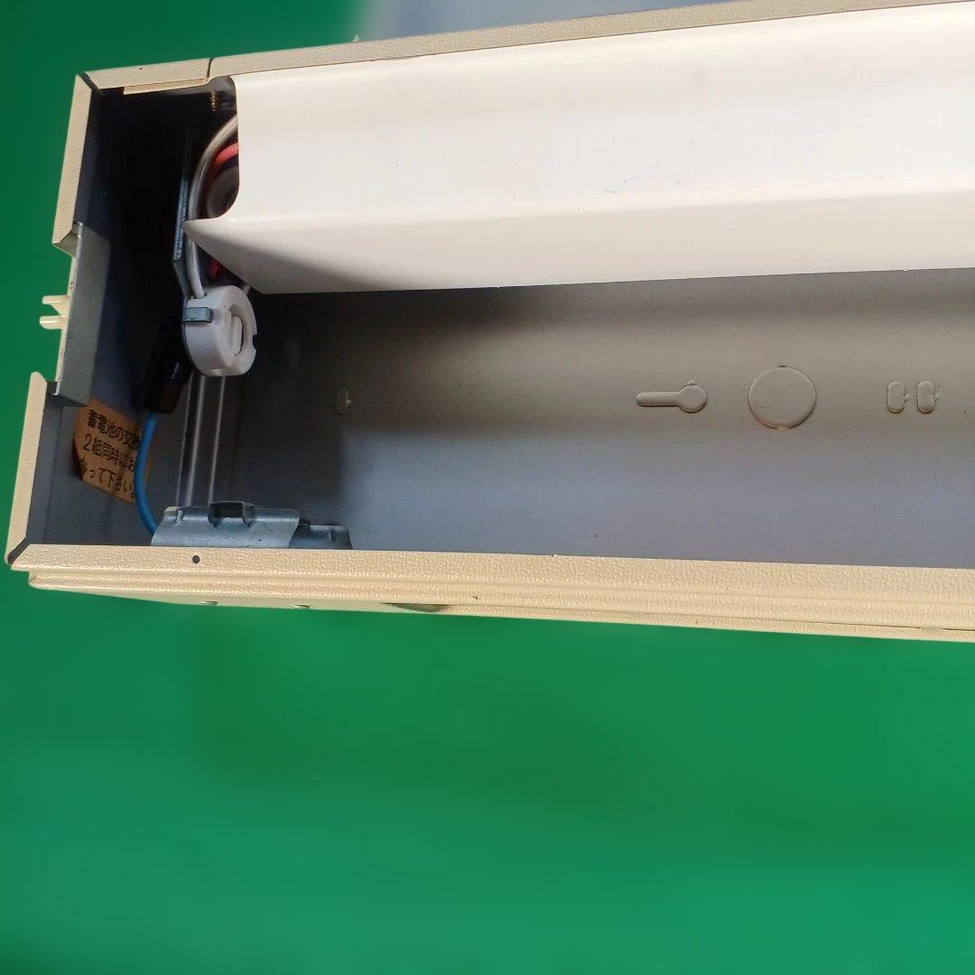 非常口表示サイン 壁掛け式 緑色 約30cm