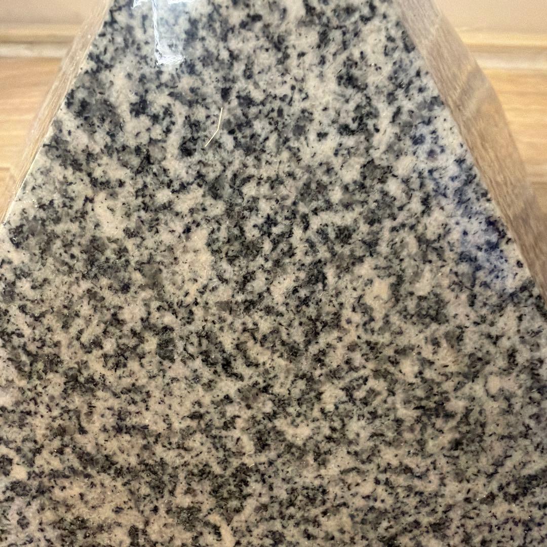 石の吉報ピラミッド△ 1個　大島石