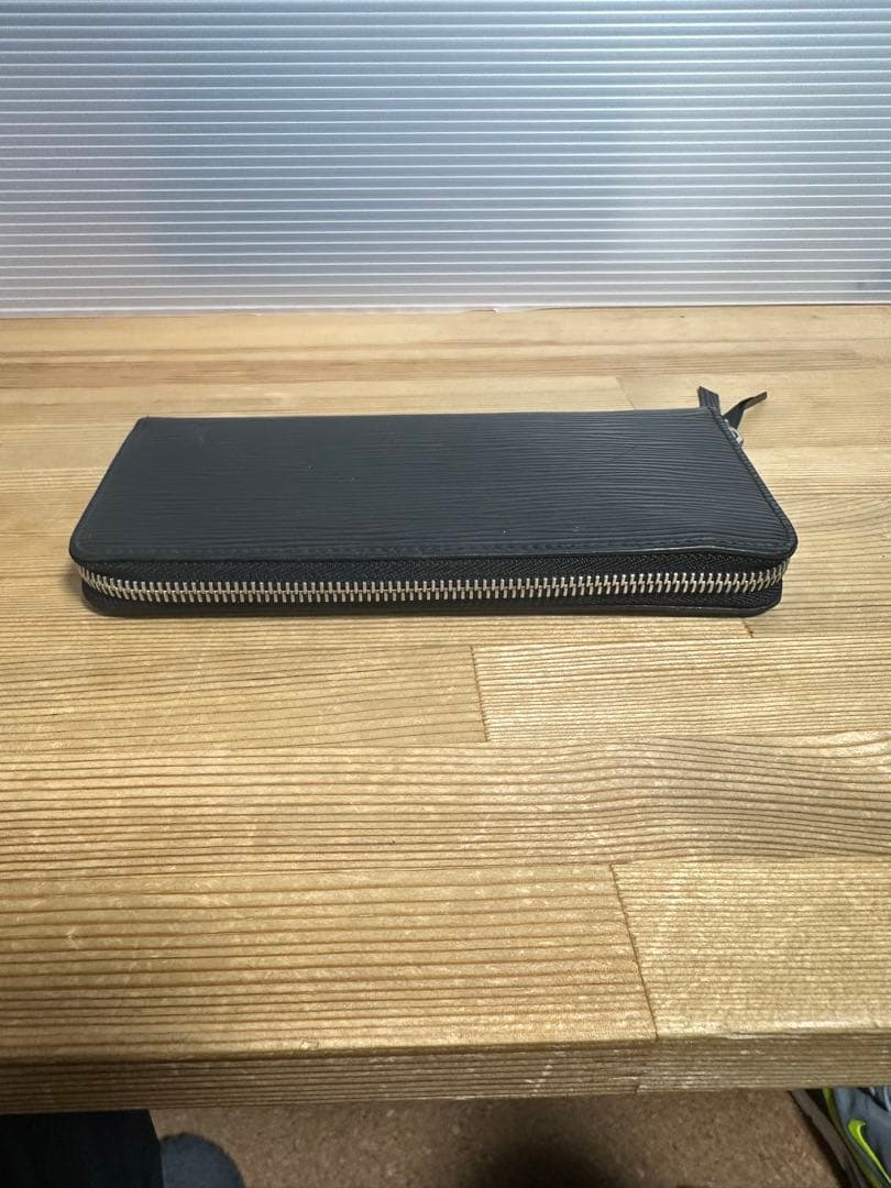 Louis Vuitton エピライン ブラック長財布