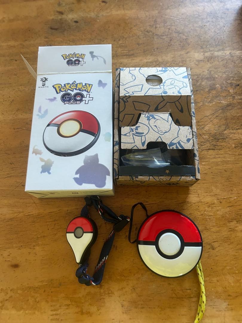 ポケモン GO Plus+ 赤・白