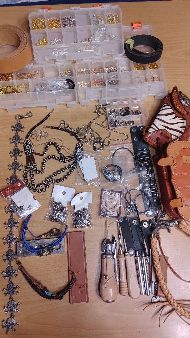 アクセサリーとレザークラフト工具セット