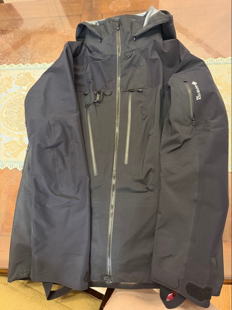 BURTON AK457 GUIDE JACKET 黒Lサイズ　22-23モデル