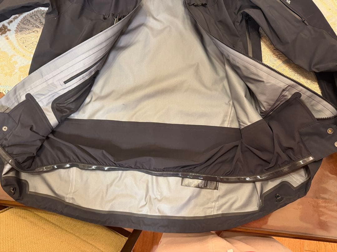 BURTON AK457 GUIDE JACKET 黒Lサイズ　22-23モデル