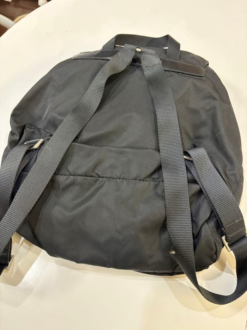 プラダ バックパック　黒ナイロン