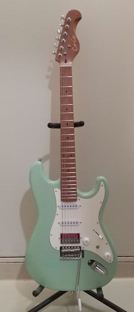 Eris Nestia エレキギター