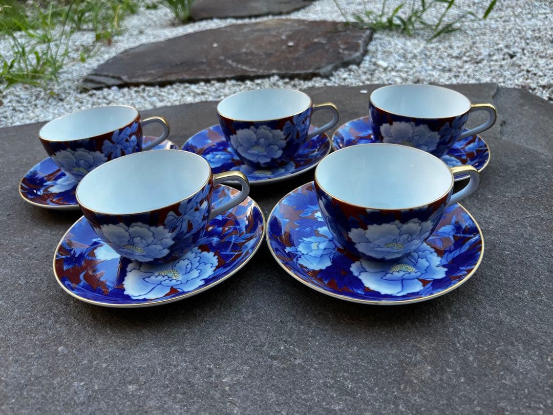 宮内庁御用達　深川製磁　コーヒーカップ&ソーサー　染錦 牡丹　金彩牡丹外赤