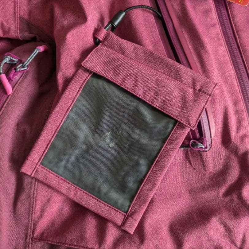 新品 phenix スキーウェア　ジャケット 収納袋付き