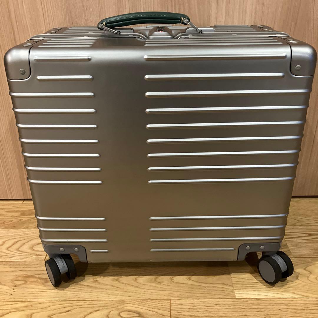 スーツケース　innovator