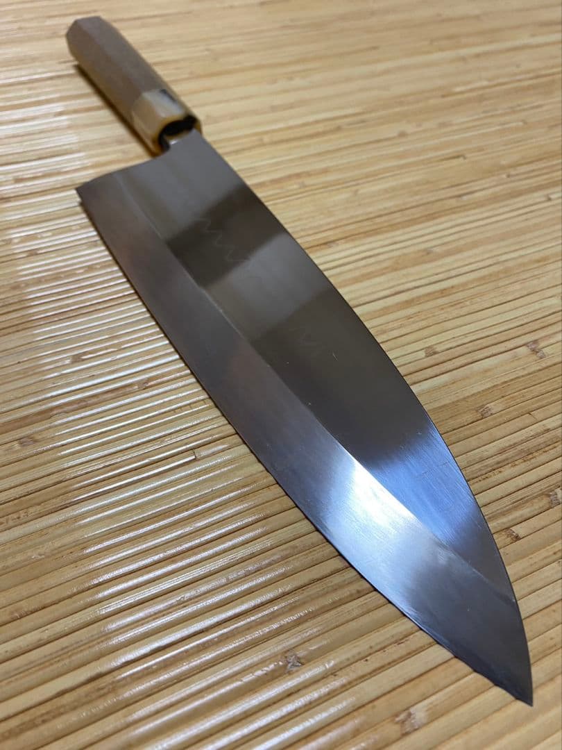 一竿子忠綱　水焼本焼　出刃9寸（白2） 刃文浮かし　井サヤ　井ハ角柄