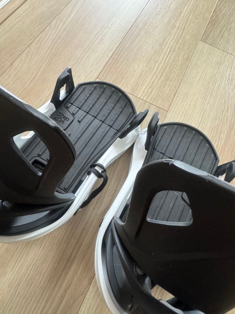 ケ*ツ様 Burton StepOn スノーボードビンディング ブラック/ホワイ