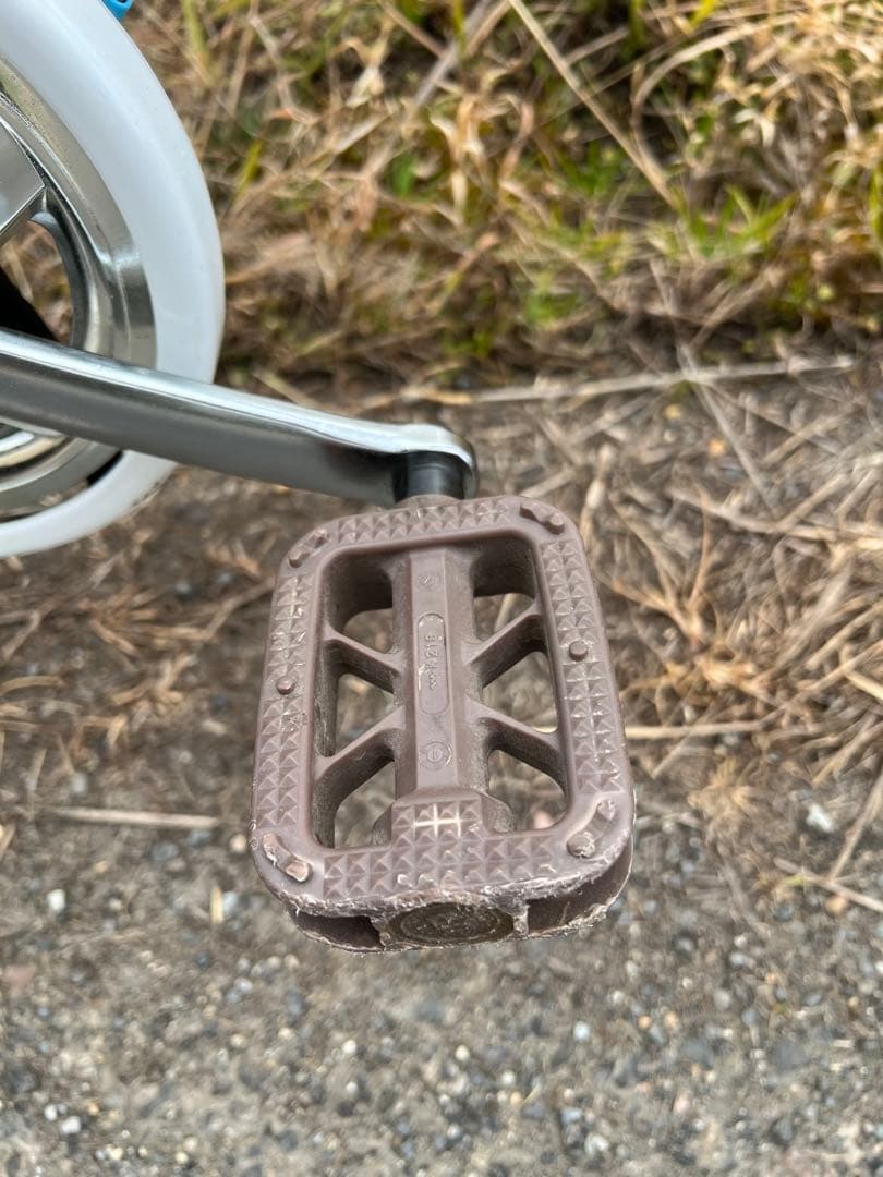 名古屋市内お届け無料手渡し希望2インチ子供用自転車 青と白 前カゴ付き