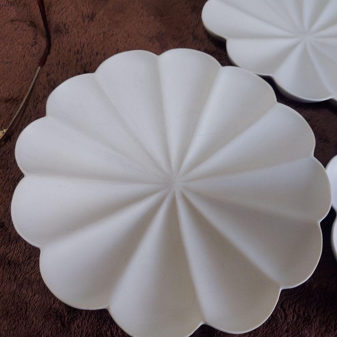 臼杵焼 輪花十二弁浅鉢 白 計８枚 新品３枚 使用済５枚 セット